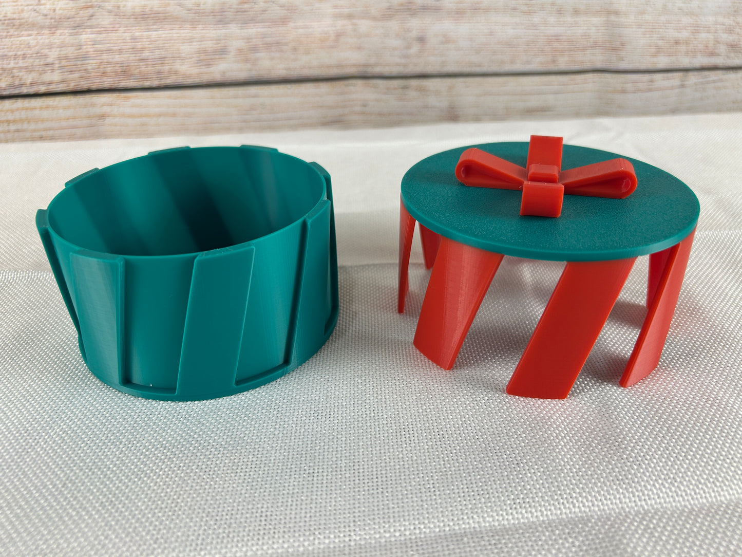 Geschenkbox rund Ø100x50mm Geschenkverpackung Weihnachtsdesign Geschenkidee, nachhaltig, wiederverwendbar - Aufbewahrungsbox