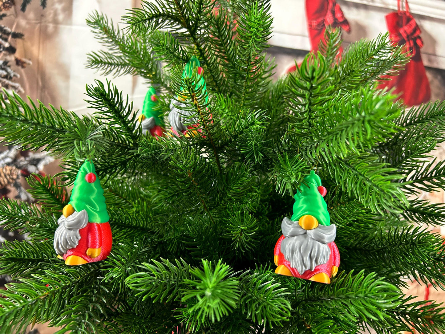 Weihnachtswichtel Gnom Zwerg Kobold 4er Set in Rot und Grün mit Silberbart – Moderne Weihnachtsdeko | Christbaumschmuck | Christbaumdeko