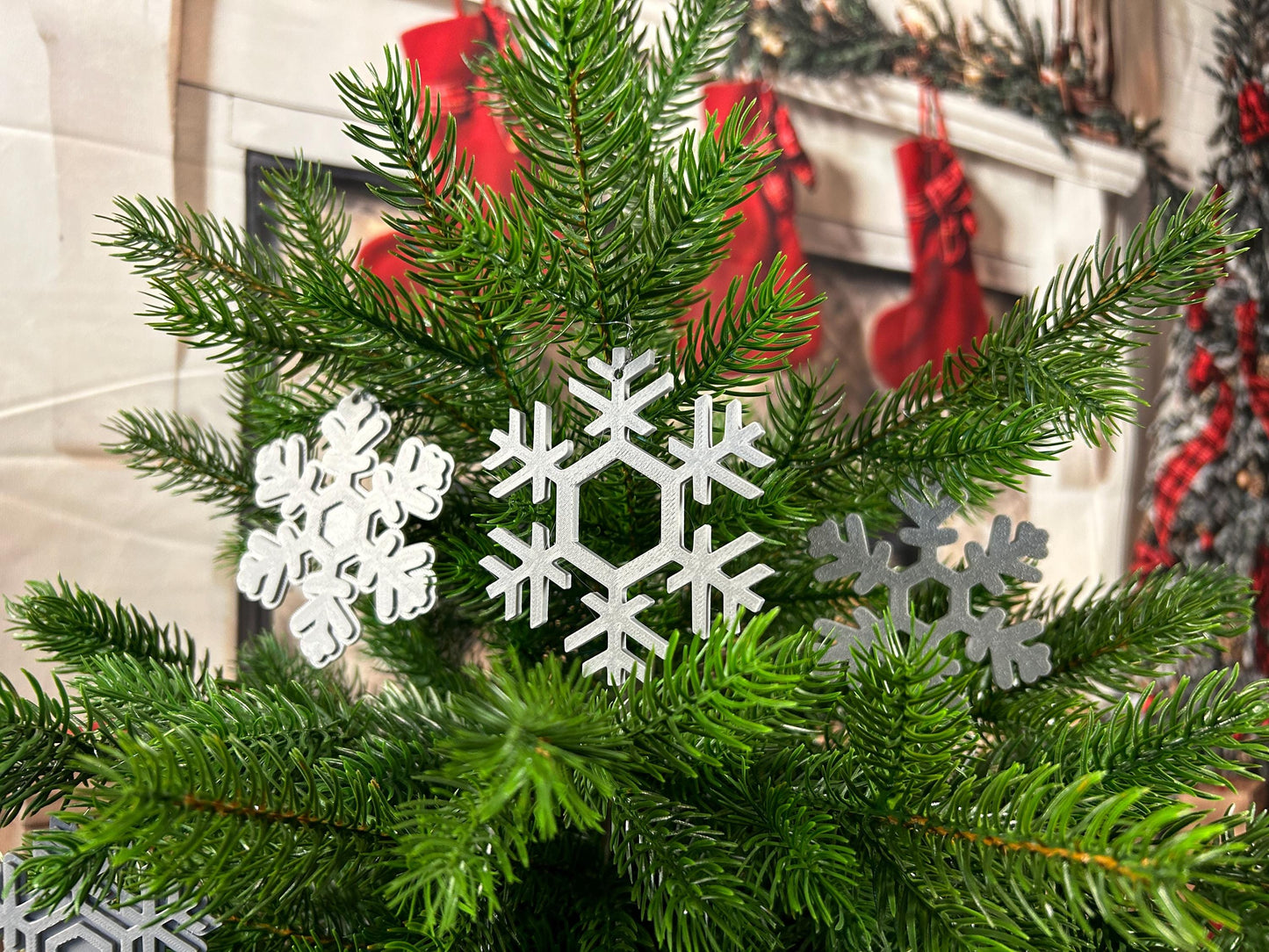 Schneeflocken silber 8er Set– Extravagante Weihnachtsdeko, perfekt für Baum & Zuhause | Christbaumschmuck | Weihnachtsbaumschmuck