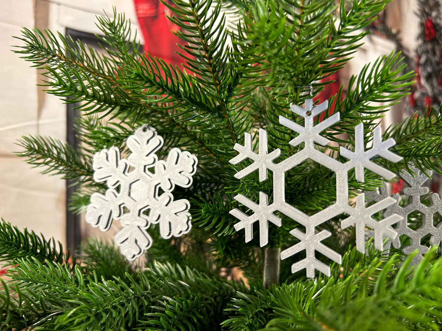 Schneeflocken silber 8er Set– Extravagante Weihnachtsdeko, perfekt für Baum & Zuhause | Christbaumschmuck | Weihnachtsbaumschmuck