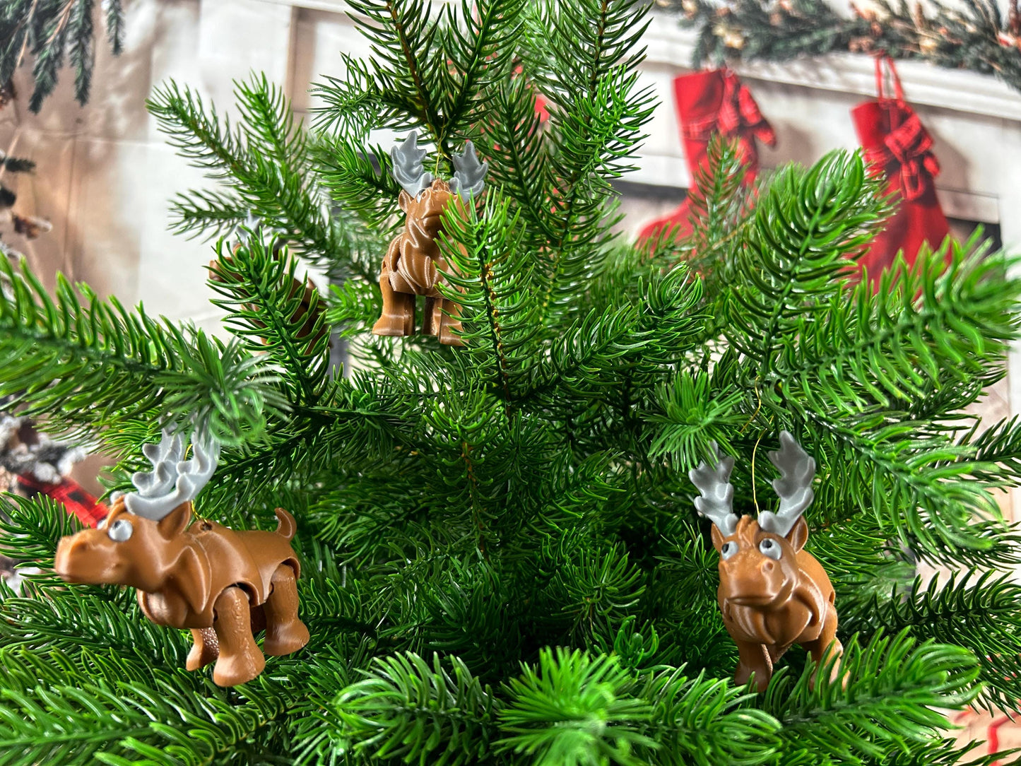 Elche mit Silbergeweih - 4er Set – Weihnachtsdeko | Christbaumschmuck | Christbaumbehang | Christbaumkugel | Mitbrinsel | Andenken