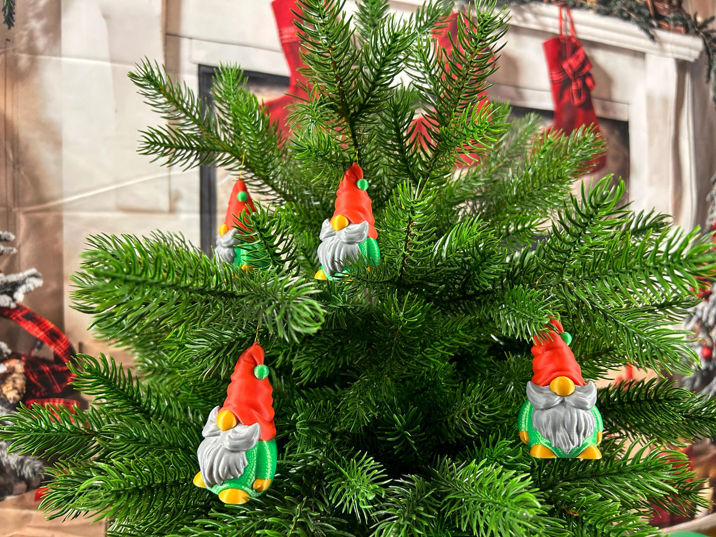 Weihnachtswichtel Gnom Zwerg Kobold 4er Set in Grün und Rot mit Silberbart– moderne Weihnachtsdeko | Christbaumschmuck | Christbaumdeko