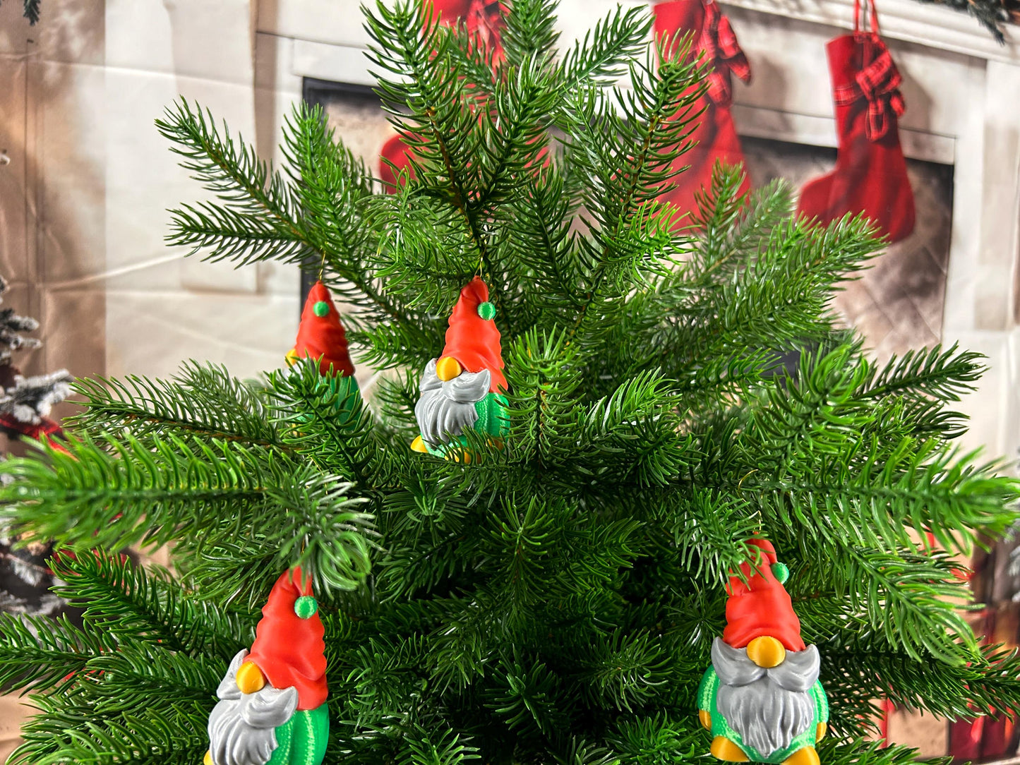 Weihnachtswichtel Gnom Zwerg Kobold 4er Set in Grün und Rot mit Silberbart– moderne Weihnachtsdeko | Christbaumschmuck | Christbaumdeko