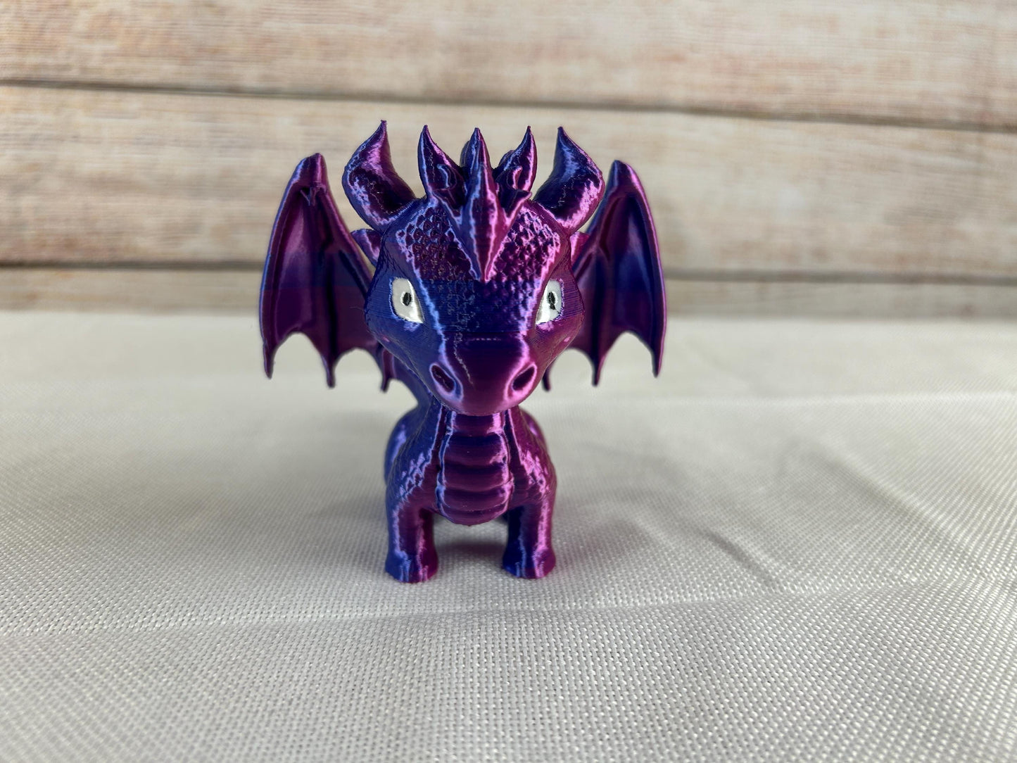 süßer Fantasydrache Violett, Geschenkidee, Sammlerstück, Dungeons & Dragons