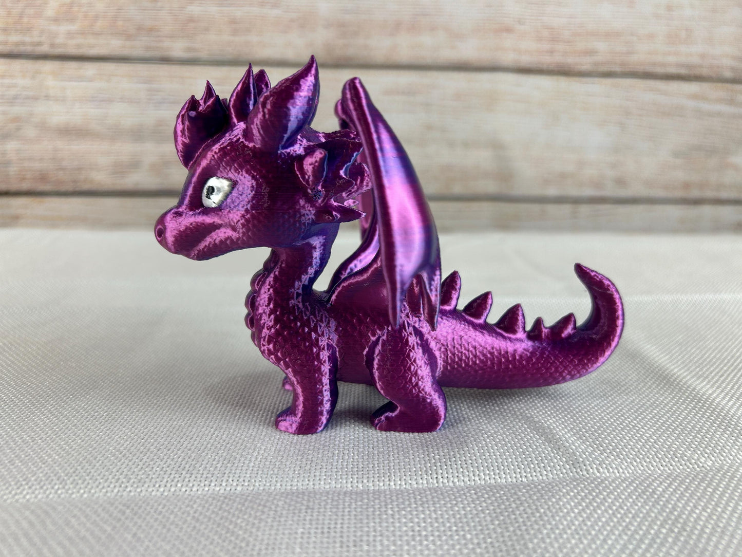 süßer Fantasydrache Violett, Geschenkidee, Sammlerstück, Dungeons & Dragons