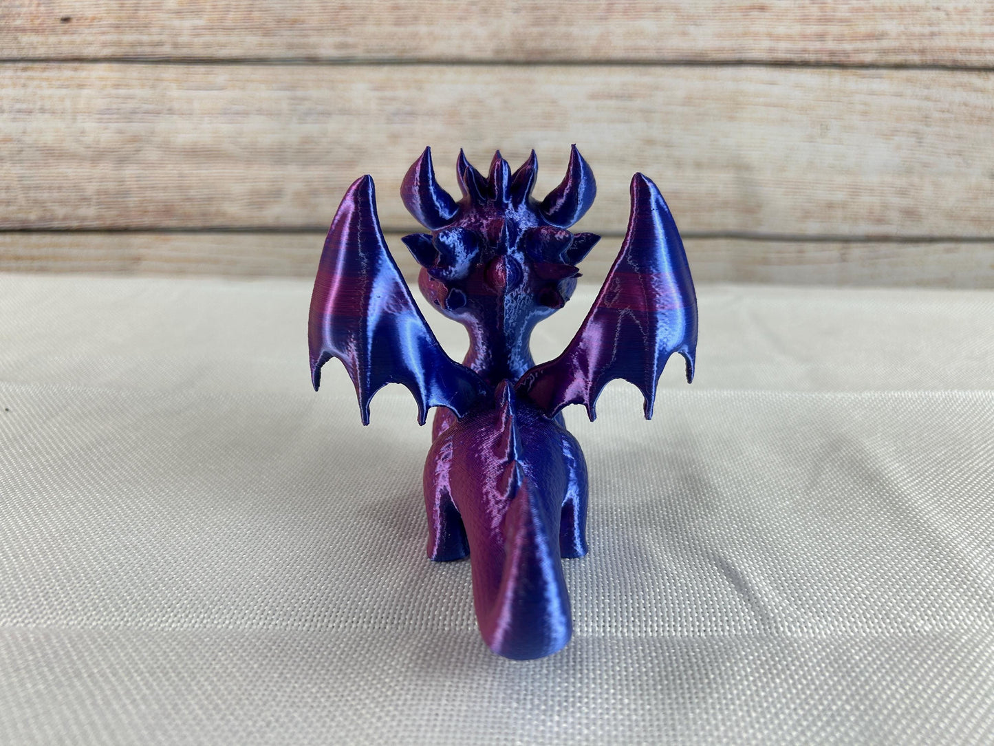 süßer Fantasydrache Violett, Geschenkidee, Sammlerstück, Dungeons & Dragons