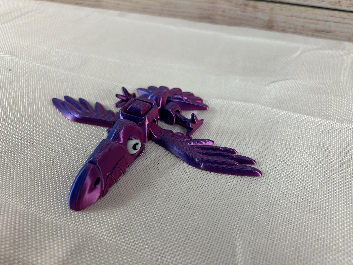 Vogelspecht Tukan, interaktive Dekoration in Violettblau, Flügelschlag-Mechanismus, einzigartiges Geschenk