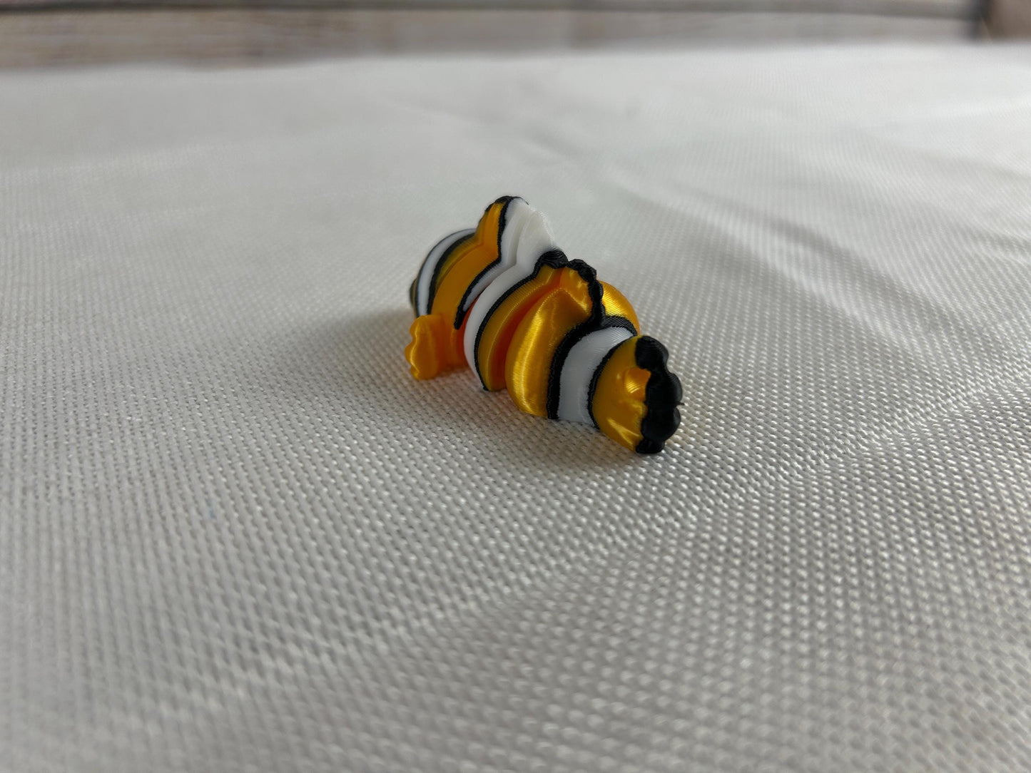 Clownfisch beweglich aus Silk PLA in Orange, Schwarz und Weiß – Meeresbewohner, Deko-Tier – Perfekt für Ozean-Liebhaber & Geschenkideen