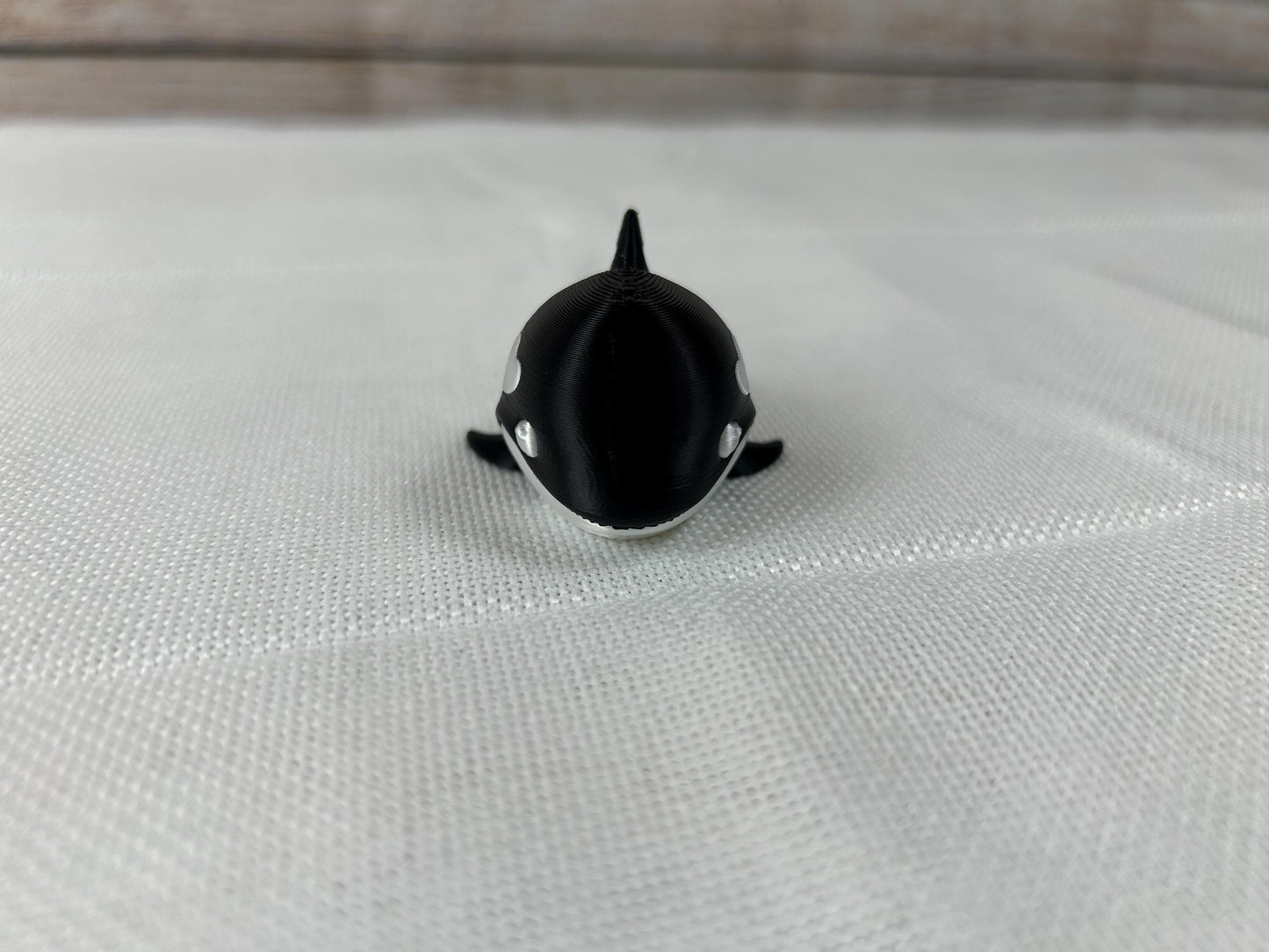Orca beweglich, schwarz-weiß, aus PLA – Bewegliche Figur für Meeresliebhaber, Regal- Tischdekoration, niedliche Figur, Wohnaccessoire