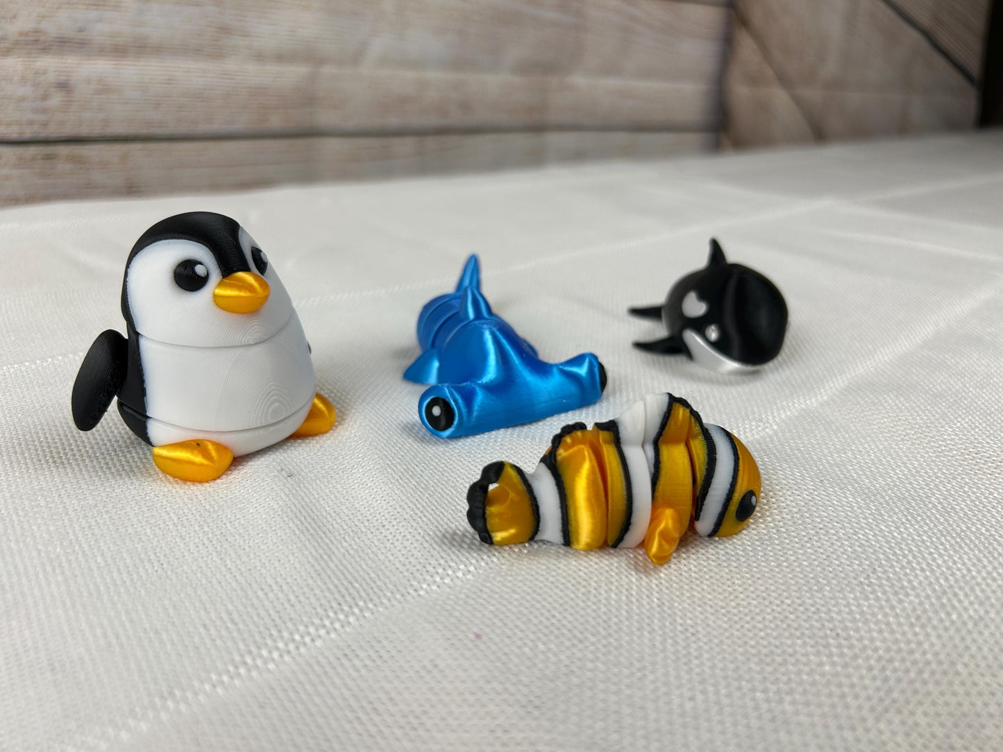 Meerestier-Set - Orca, Pinguin, Clownfisch und Hammerhai aus PLA, maritime Deko, bewegliche Figuren für Ozean-Fans, Geschenk Meeresliebhaber