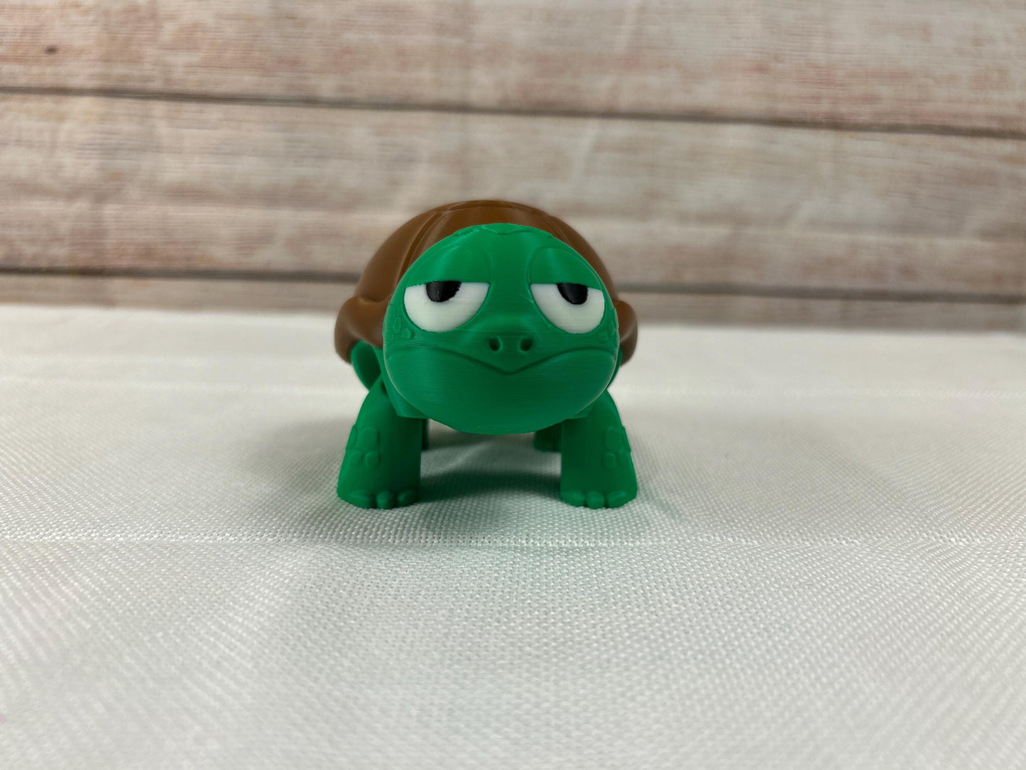 Schildkröte total gelangweilt, beweglich, dunkelgrün mit braunem Panzer aus PLA, kunstvolles Highlight, Regaldeko, Tischdeko