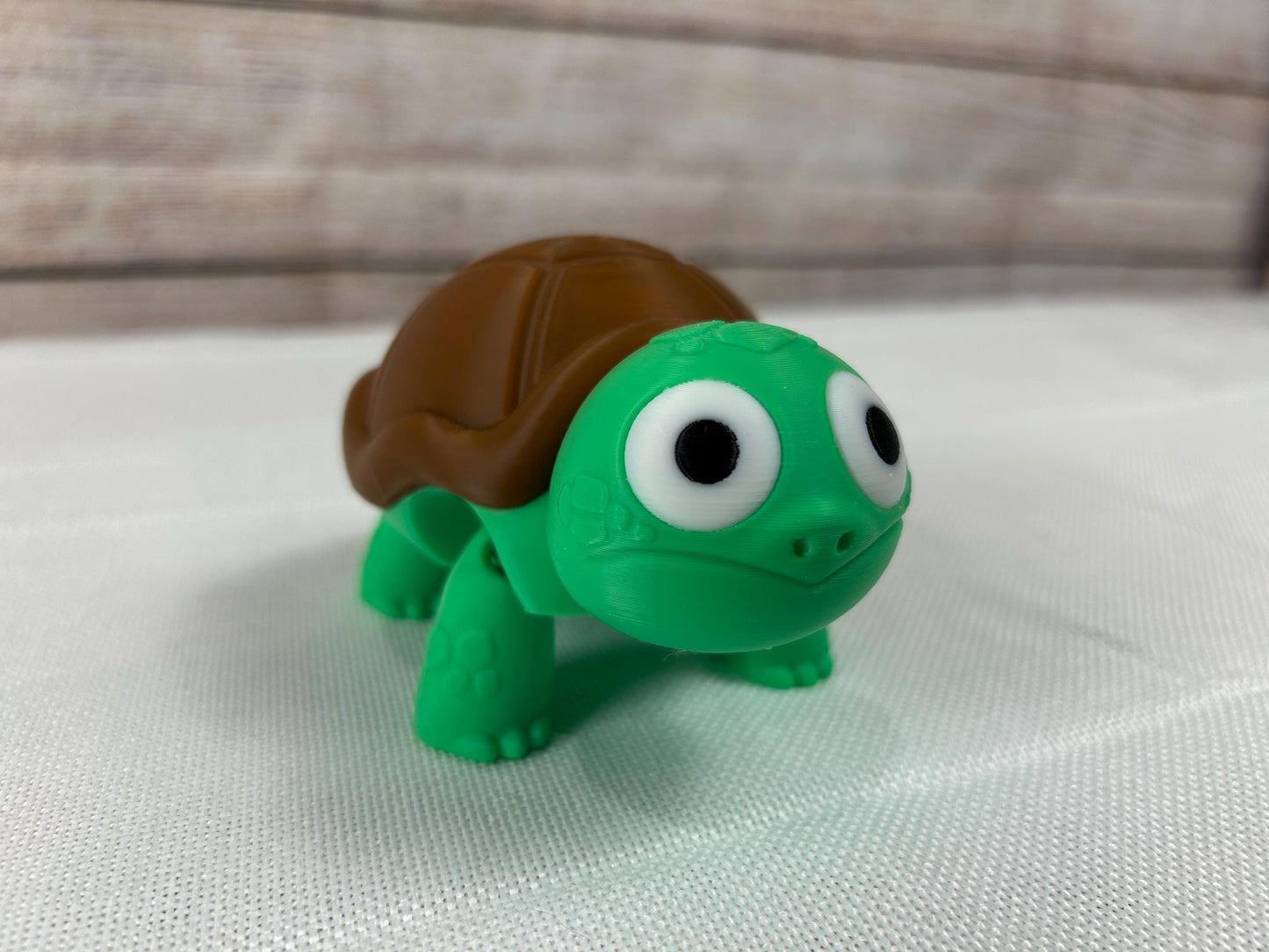 Schildkröte total erstaunt, beweglich, dunkelgrün mit braunem Panzer aus PLA – bewegliches Design, Highlight, Regaldeko, Tischdeko
