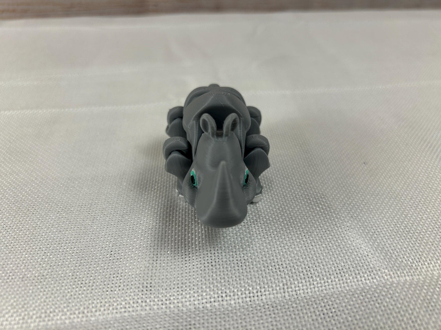 Rhinozeros, grau, beweglich, mit Laufmechanismus aus PLA, bewegliche Gliedmaßen – Graue Dekofigur mit Laufmechanismus, Regaldeko, Tischdeko