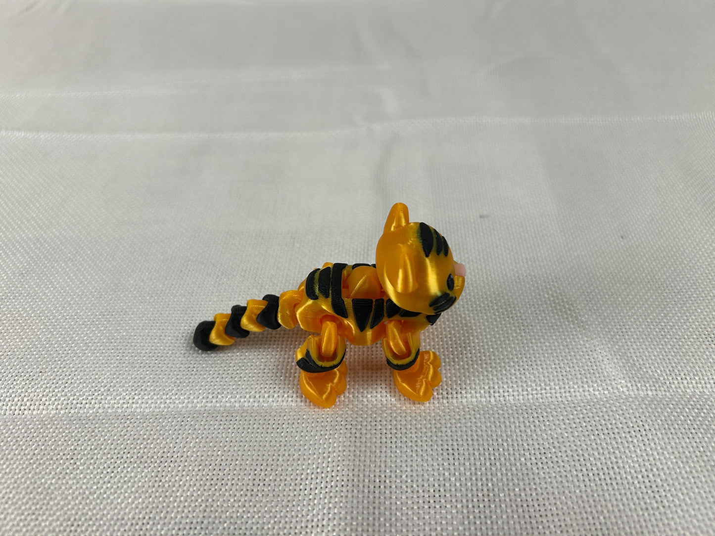 Tiger, orange, beweglich, mit Laufmechanismus aus PLA, niedlicher Deko-Tiger, kunstvolle Tierfigur für Sammler, Schreibtischdeko, Regaldeko