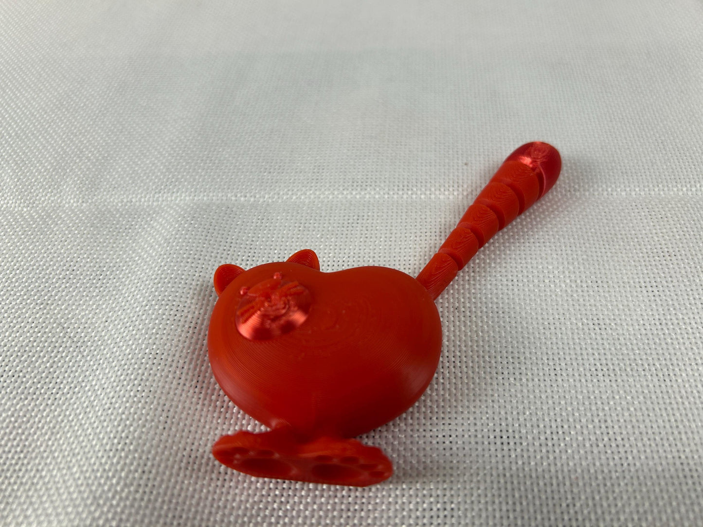 Herzkatze aus PLA, einzigartiges 3D-Dekorationsstück in Rot mit beweglichem Schweif, perfektes Geschenk für Valentinstag & besondere Momente