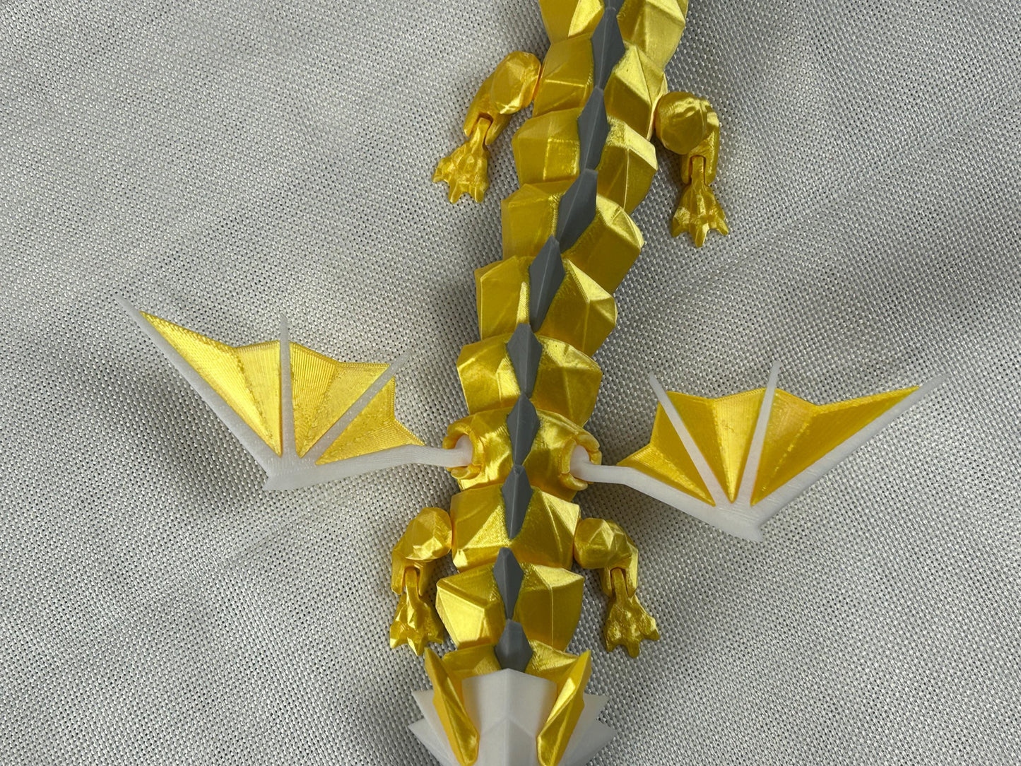 Sonnenfalterdrache, beweglich, gelb-grau, majestätisches Drache aus PLA, mittelalterliches Fabelwesen, Drachenfigur, Geschenkidee Fantasy
