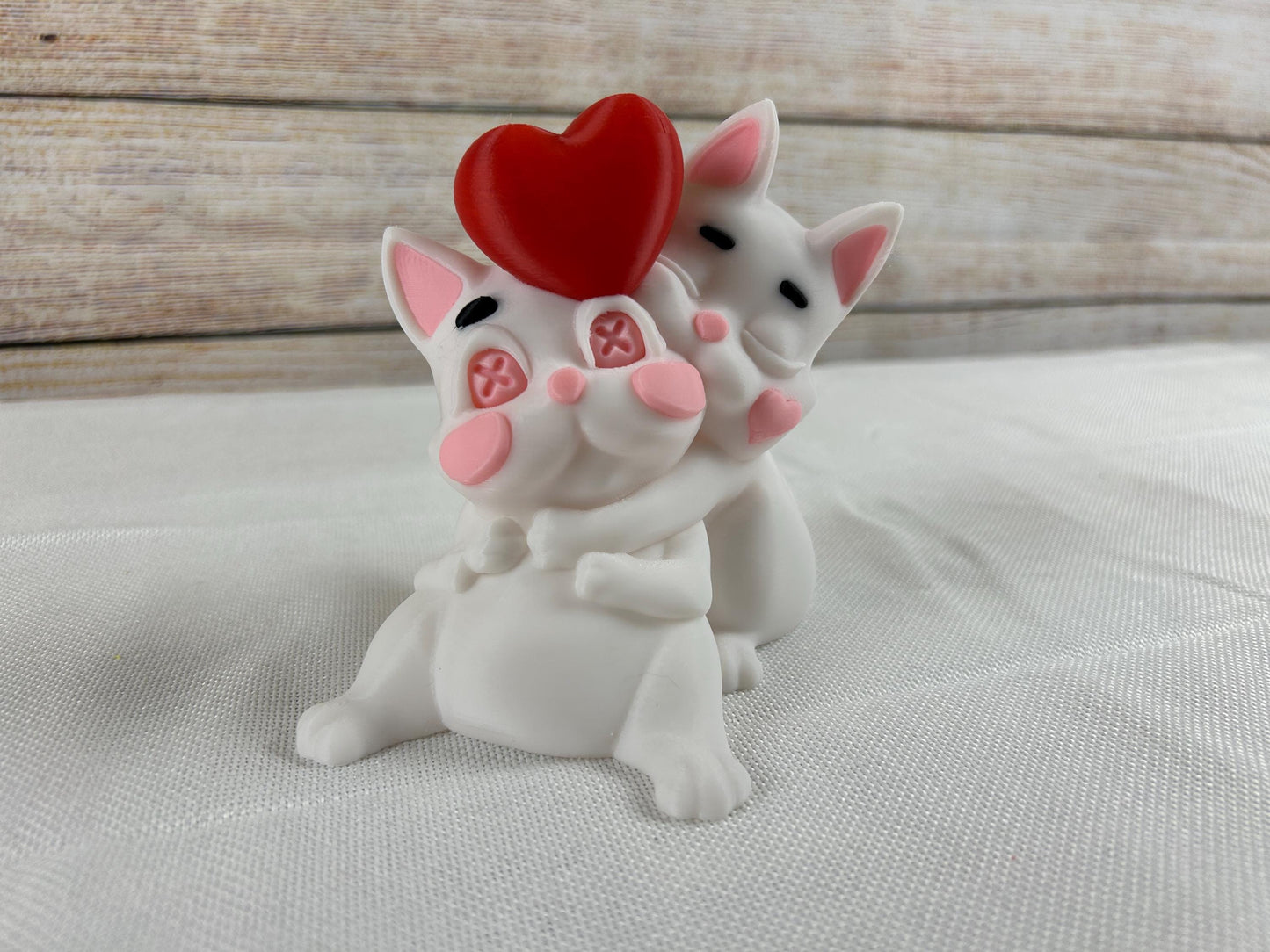 verliebtes Katzenpaar mit rotem Herz, Katzenstatue, Romantisches Deko-Highlight aus PLA handgefertigtes Geschenk für Katzenliebhaber