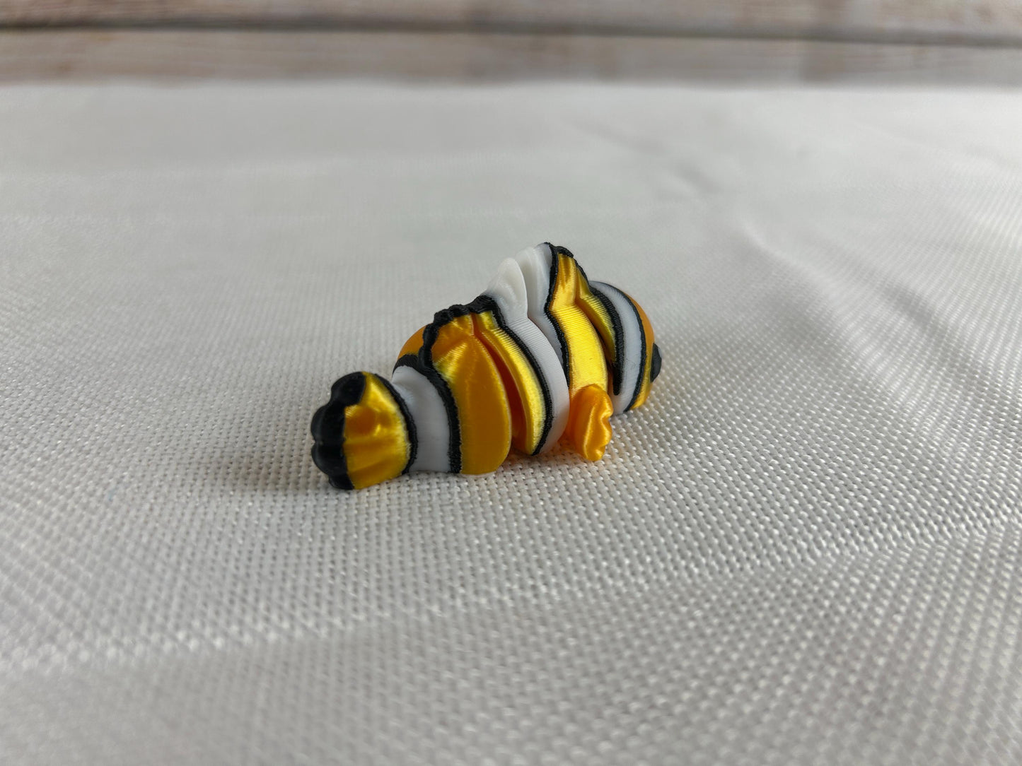 Clownfisch beweglich aus Silk PLA in Orange, Schwarz und Weiß – Meeresbewohner, Deko-Tier – Perfekt für Ozean-Liebhaber & Geschenkideen