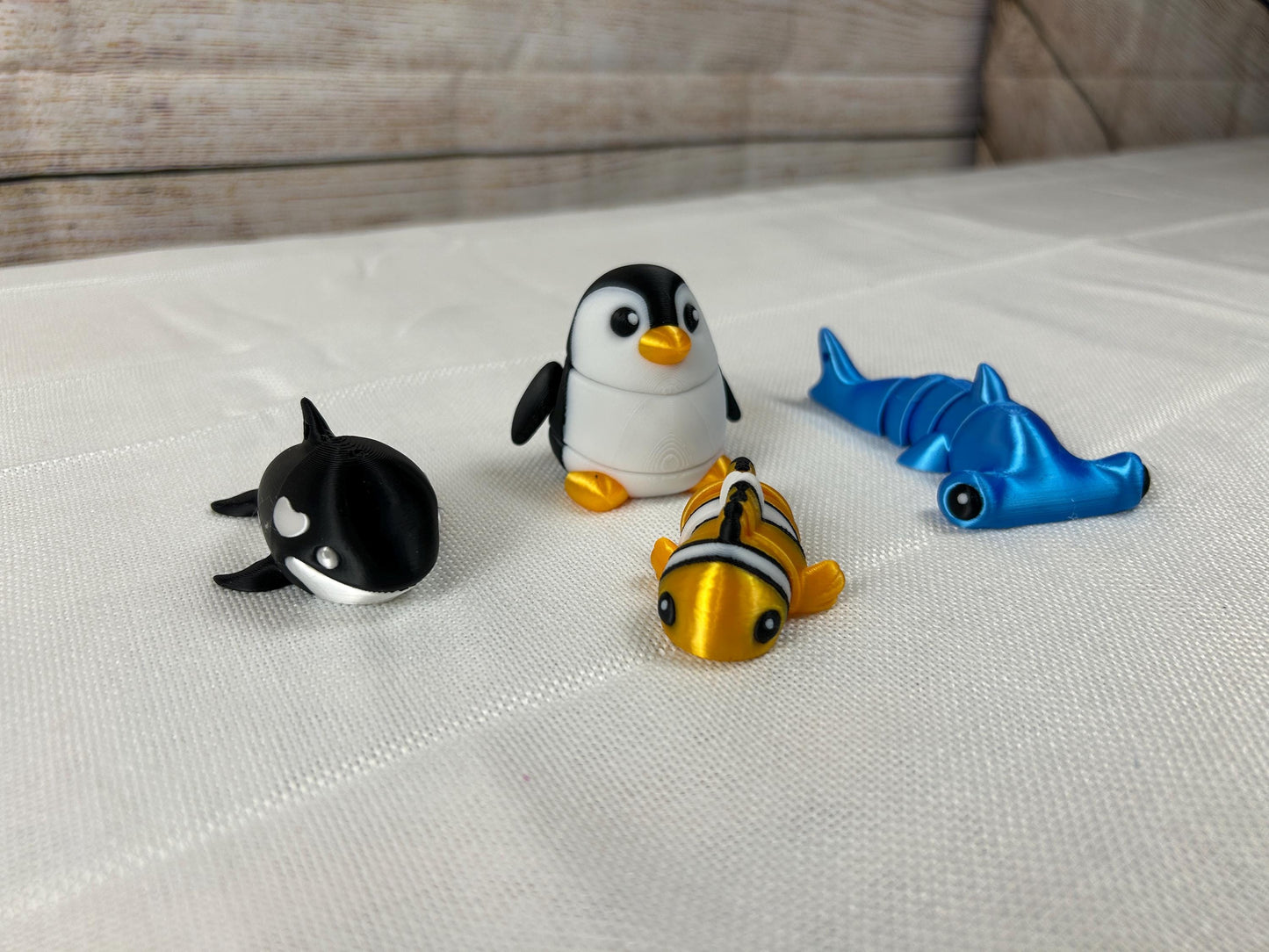 Meerestier-Set - Orca, Pinguin, Clownfisch und Hammerhai aus PLA, maritime Deko, bewegliche Figuren für Ozean-Fans, Geschenk Meeresliebhaber