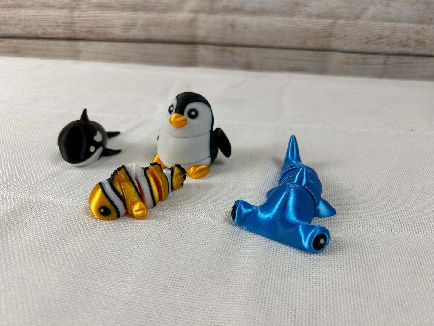 Meerestier-Set - Orca, Pinguin, Clownfisch und Hammerhai aus PLA, maritime Deko, bewegliche Figuren für Ozean-Fans, Geschenk Meeresliebhaber