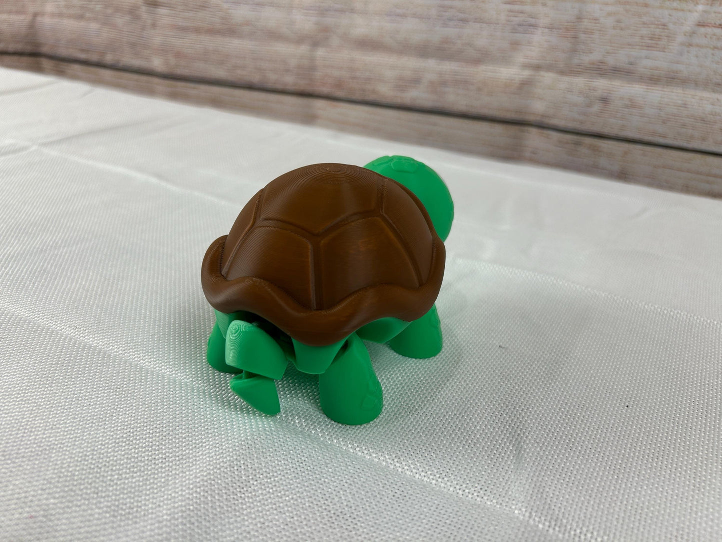 Schildkröte total erstaunt, beweglich, dunkelgrün mit braunem Panzer aus PLA – bewegliches Design, Highlight, Regaldeko, Tischdeko
