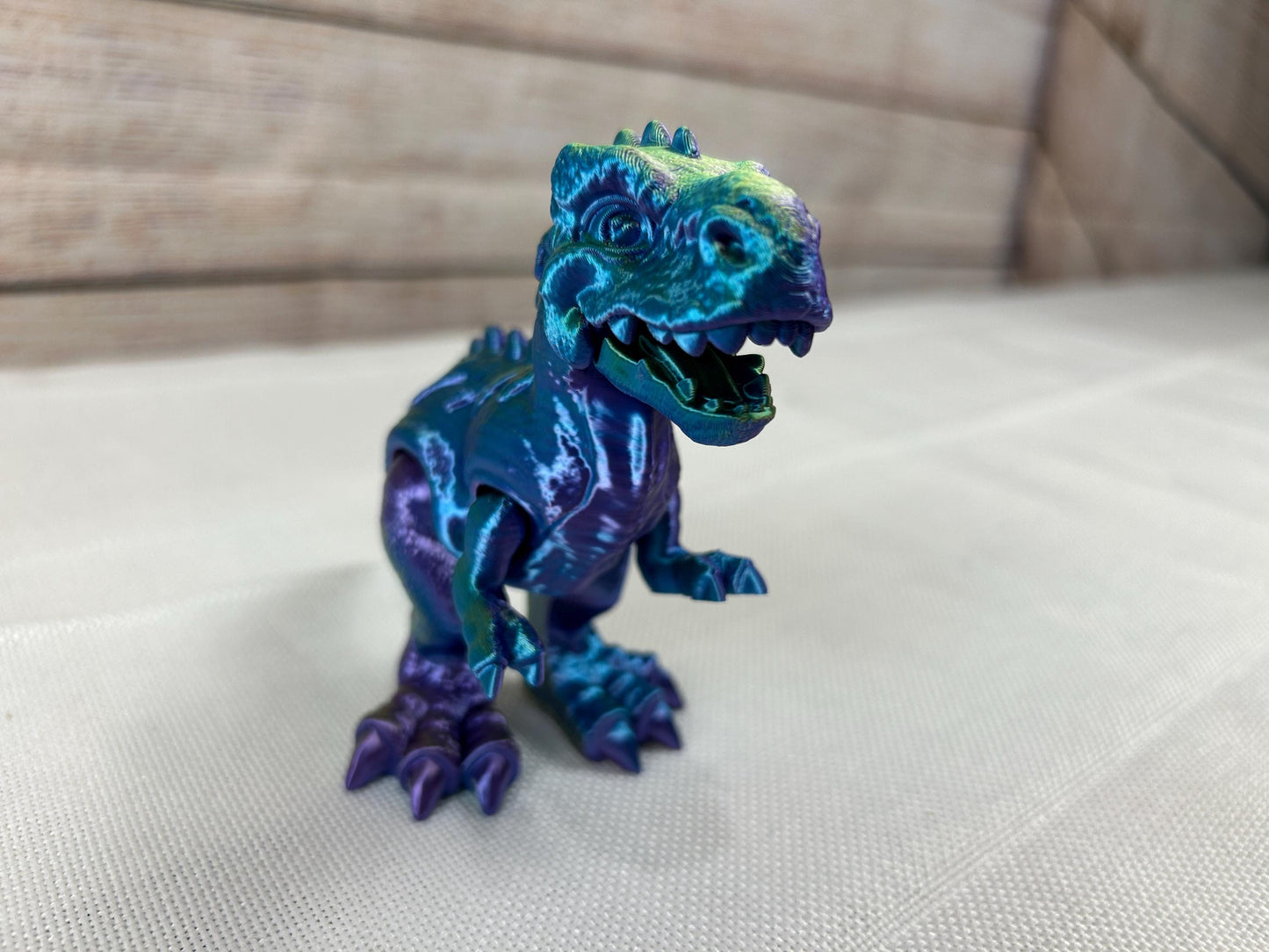 Abenteuerlicher T-Rex, beweglich, tricolor aus PLA – Tyrannosaurus mit beweglichen Gliedmaßen und Schwanz, cooler Farbverlauf