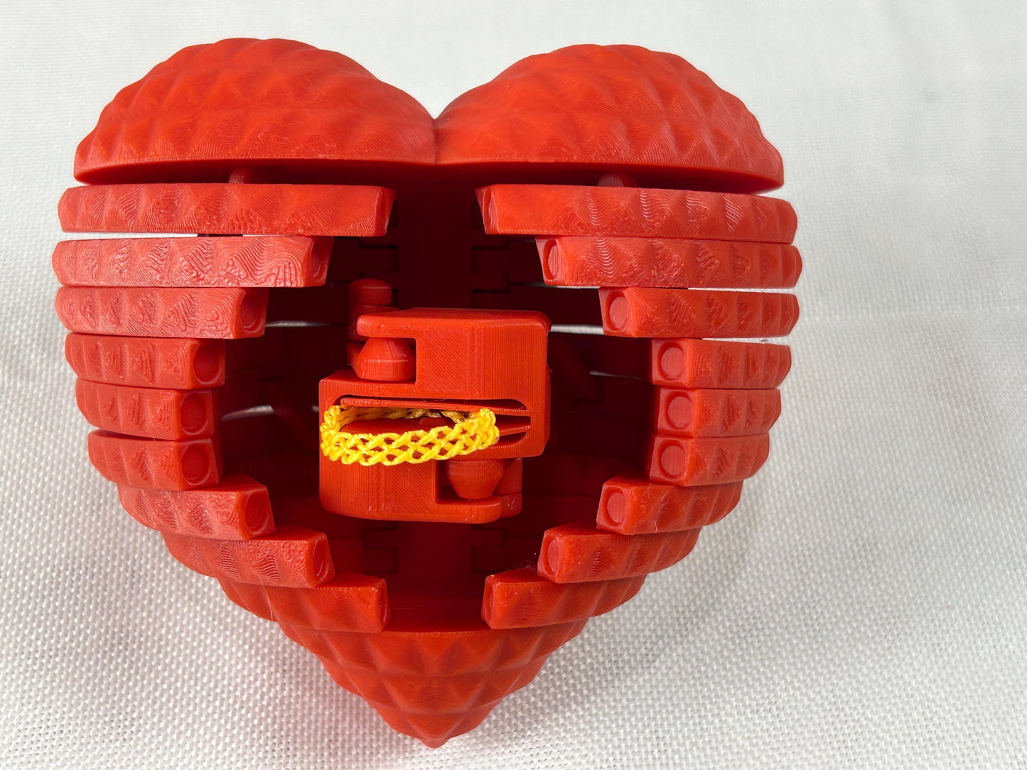 Extravagantes Ringetui, rot, aus PLA – Ein Symbol der ewigen Liebe, Ringbox,