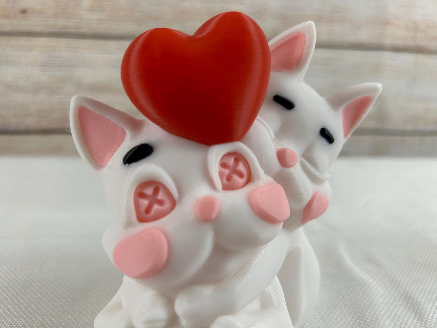 verliebtes Katzenpaar mit rotem Herz, Katzenstatue, Romantisches Deko-Highlight aus PLA handgefertigtes Geschenk für Katzenliebhaber
