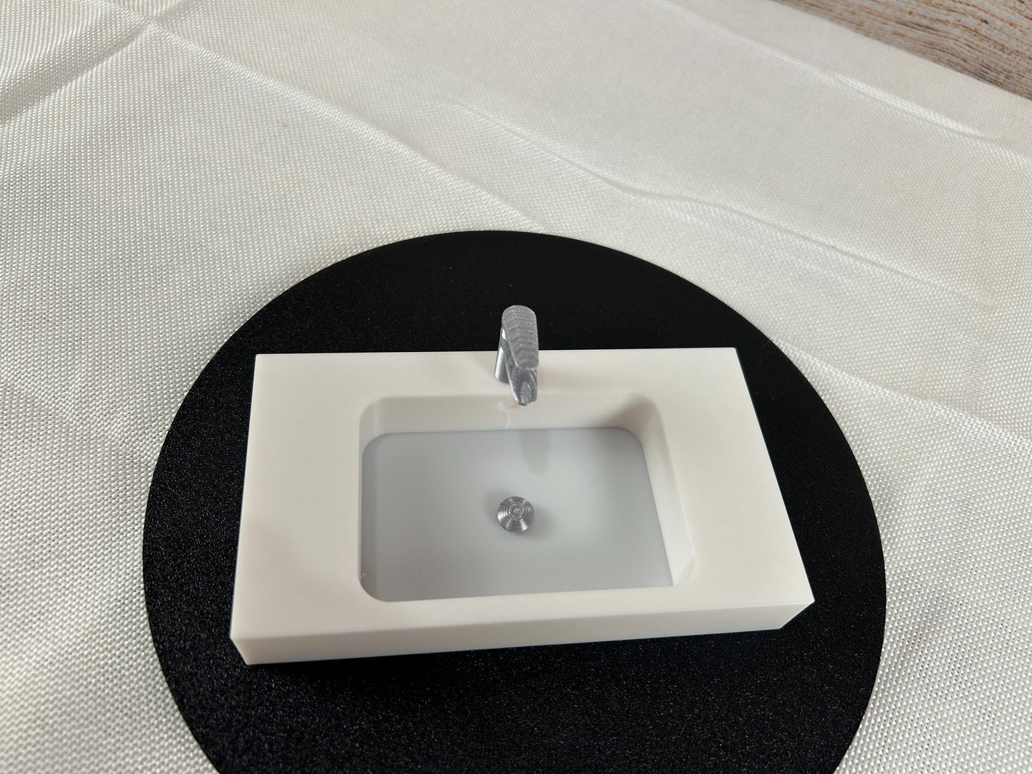 Miniaturwaschbecken rechteckig, handgefertigte Puppenhausmöbel für stilvolle Dioramen, tolles Geschenk zur Einrichtung von Puppenhäusern