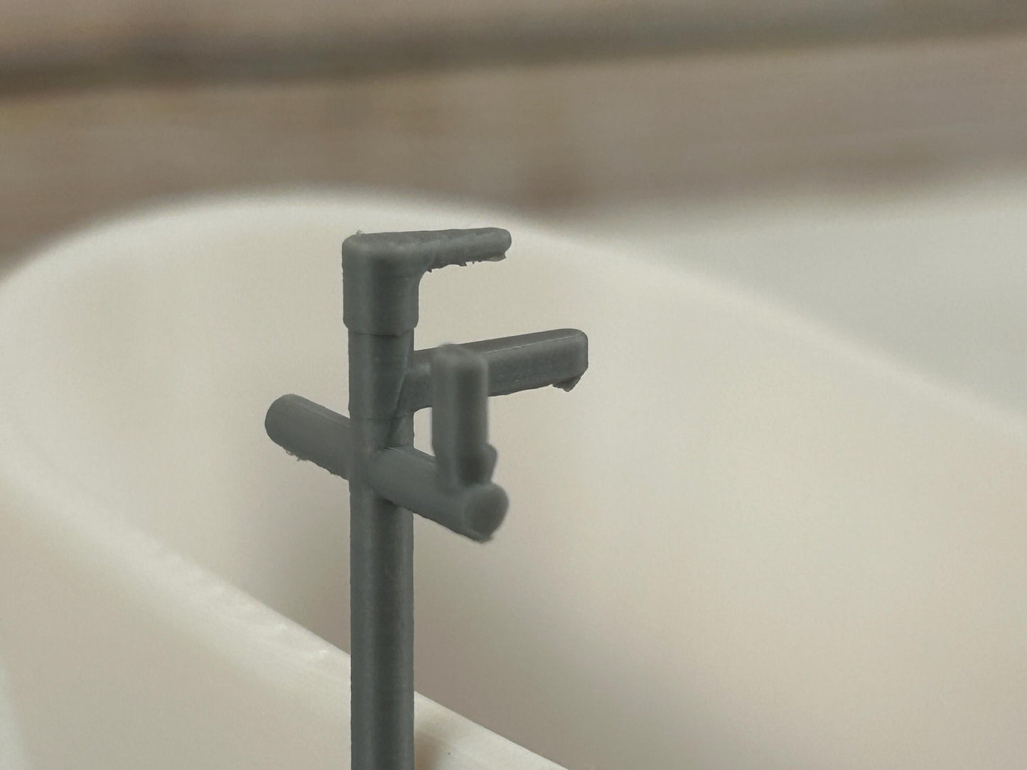 Freistehende Miniatur-Badewanne 1:12 – Perfekt für Puppenhäuser und Dioramen