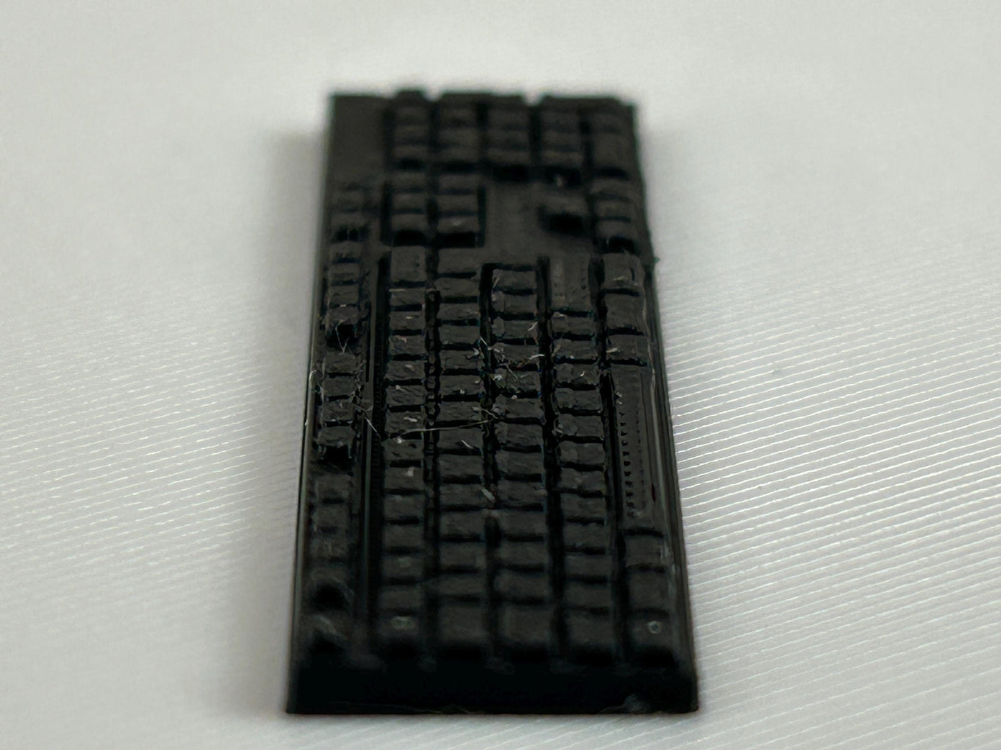 Miniatur-Tastatur 1:12 – Puppenhaus Miniatur Zubehör – Winziges Computer-Keyboard für Dioramen & Sammler