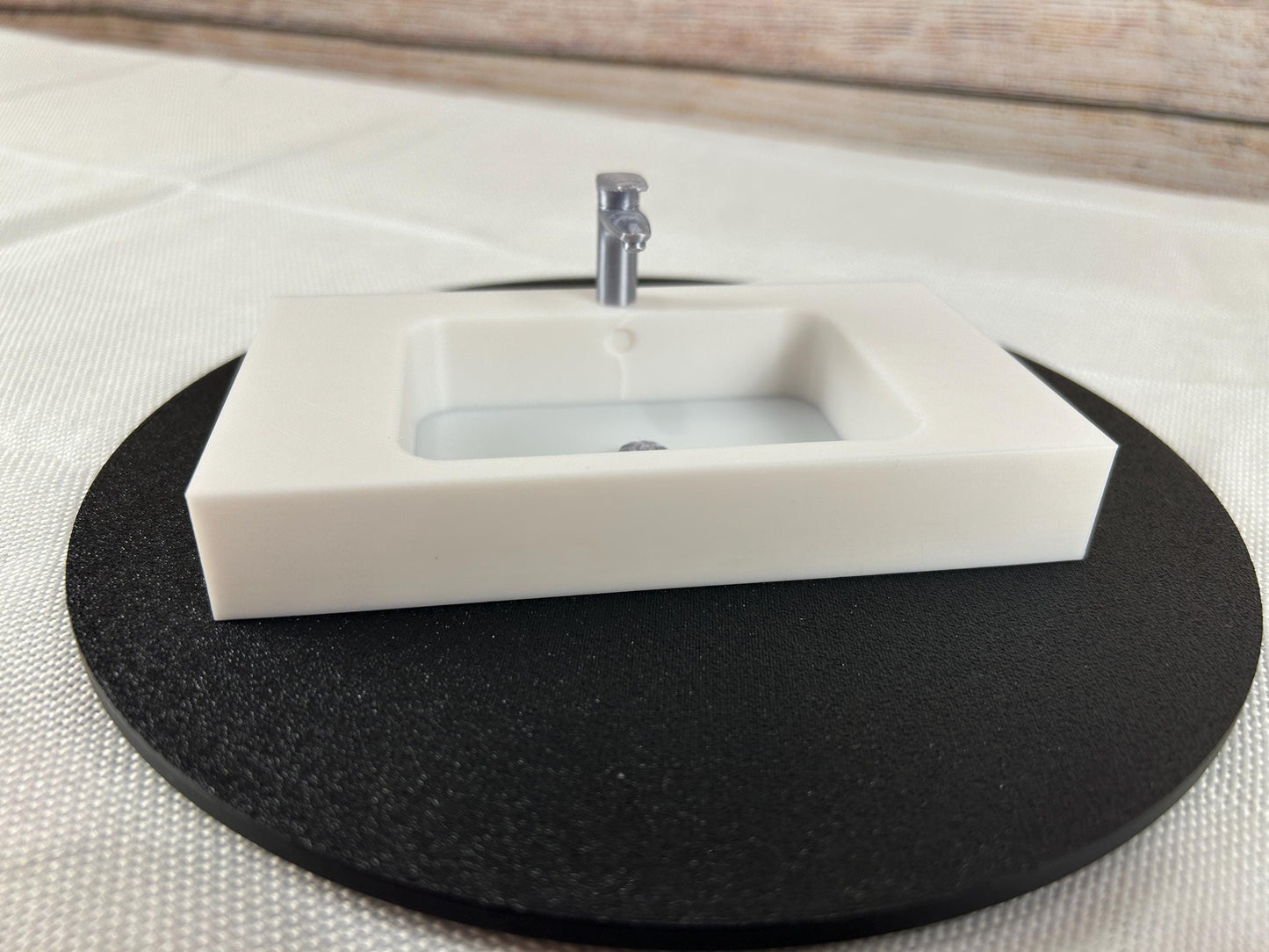 Miniaturwaschbecken rechteckig, handgefertigte Puppenhausmöbel für stilvolle Dioramen, tolles Geschenk zur Einrichtung von Puppenhäusern