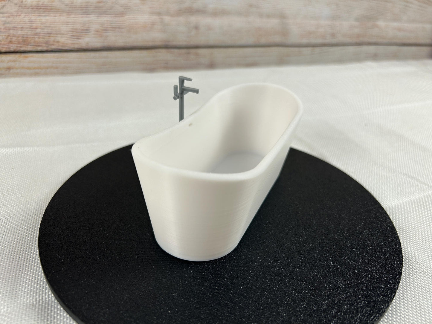 Freistehende Miniatur-Badewanne 1:12 – Perfekt für Puppenhäuser und Dioramen