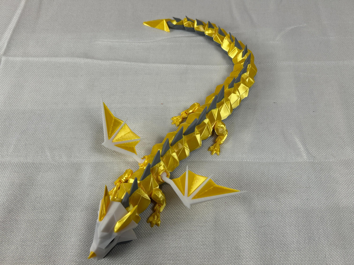 Sonnenfalterdrache, beweglich, gelb-grau, majestätisches Drache aus PLA, mittelalterliches Fabelwesen, Drachenfigur, Geschenkidee Fantasy
