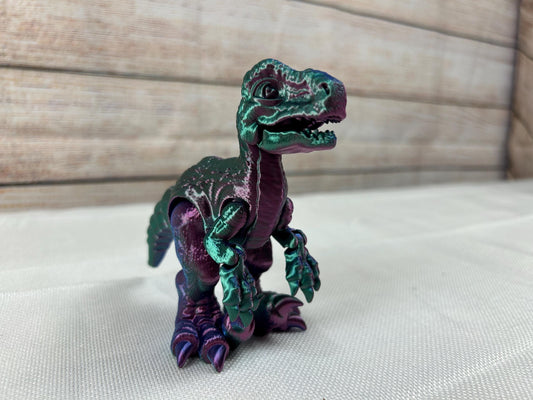 Velociraptor, beweglich, tricolor aus PLA, Farbverlauf: grün-blau-violett, beweglicher Dinosaurier,  Deko-Tier aus der Kreidezeit, Regaldeko