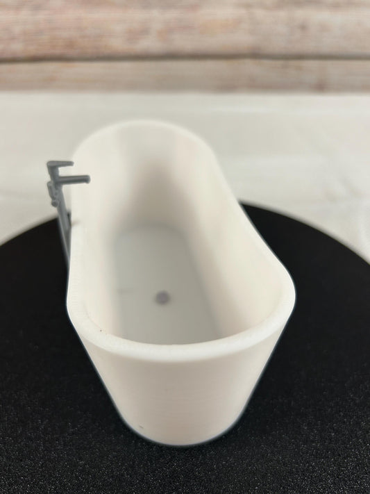 Freistehende Miniatur-Badewanne 1:12 – Perfekt für Puppenhäuser und Dioramen